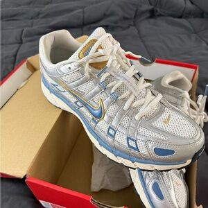 Nike White and Blue Sneakers